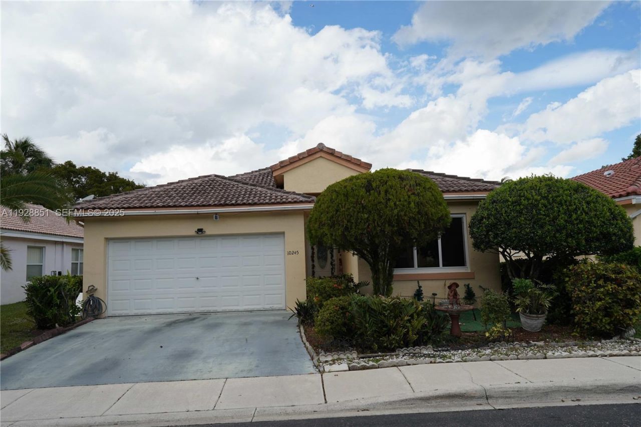 10245 SW 16th Court, Pembroke Pines, FL 33025 Photo