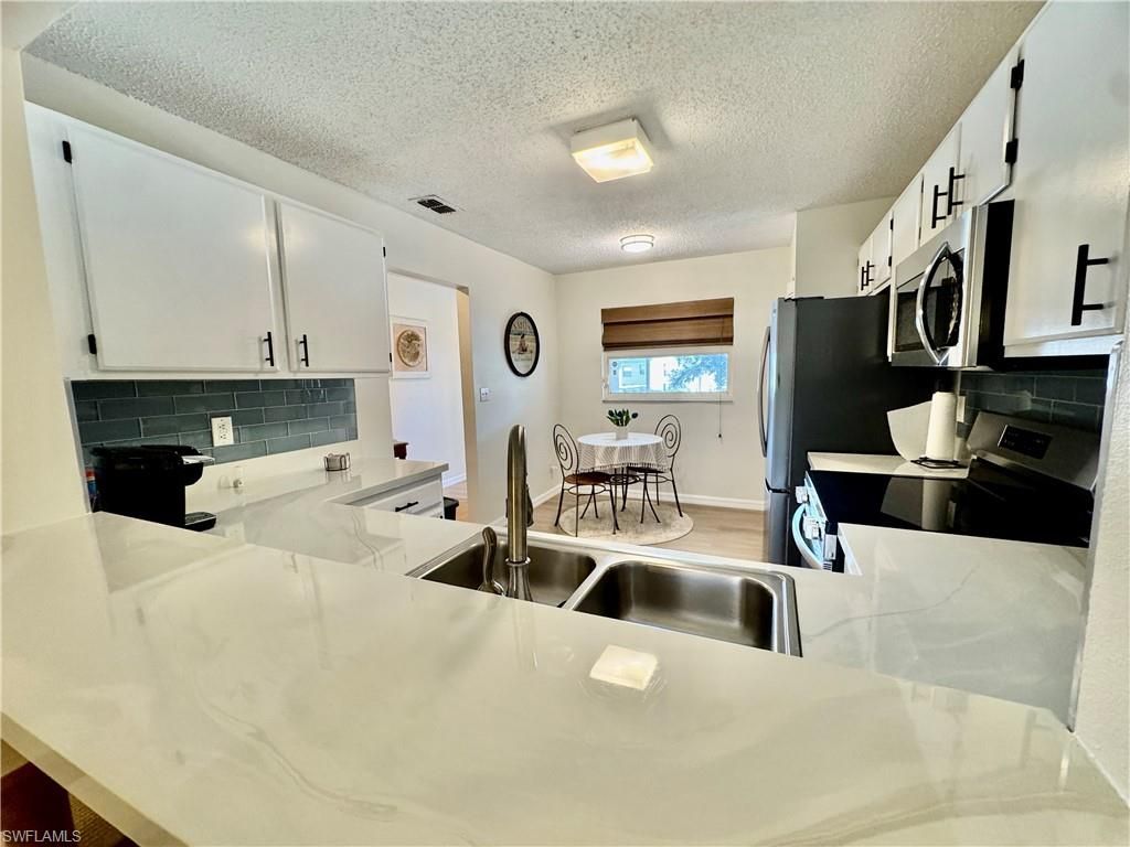 645 Squire Ct, Unit 202, Naples, FL 34104 Photo