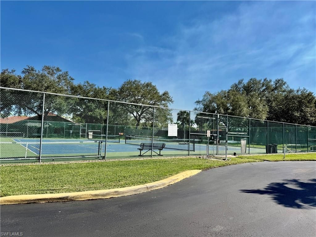 645 Squire Ct, Unit 202, Naples, FL 34104 Photo