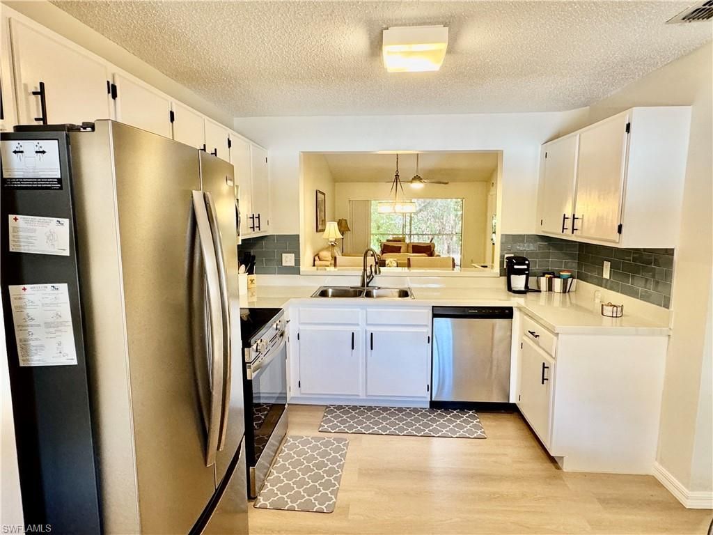 645 Squire Ct, Unit 202, Naples, FL 34104 Photo