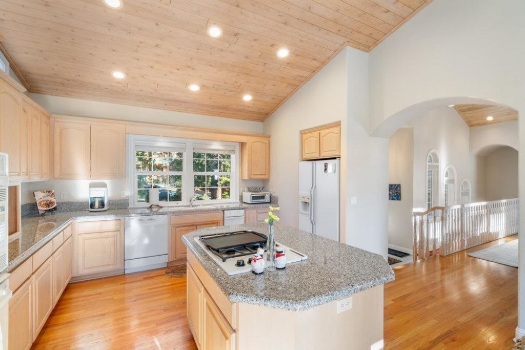 1360 Canterbury Drive, Kings Beach, CA 96143 Photo