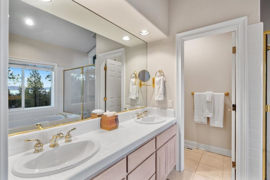 1360 Canterbury Drive, Kings Beach, CA 96143 Photo