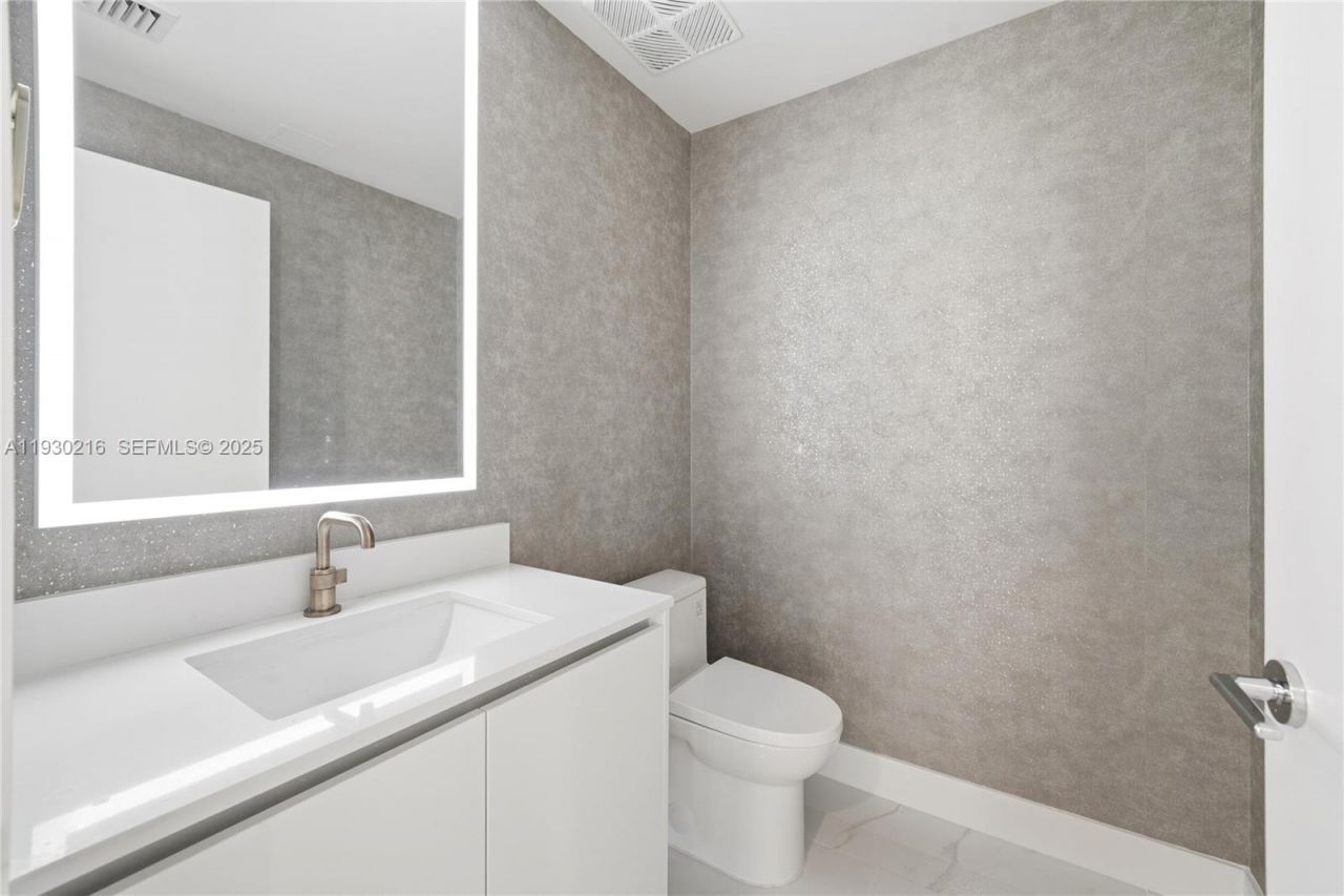 700 NE 24th St, Unit 4801, Miami, FL 33137 Photo