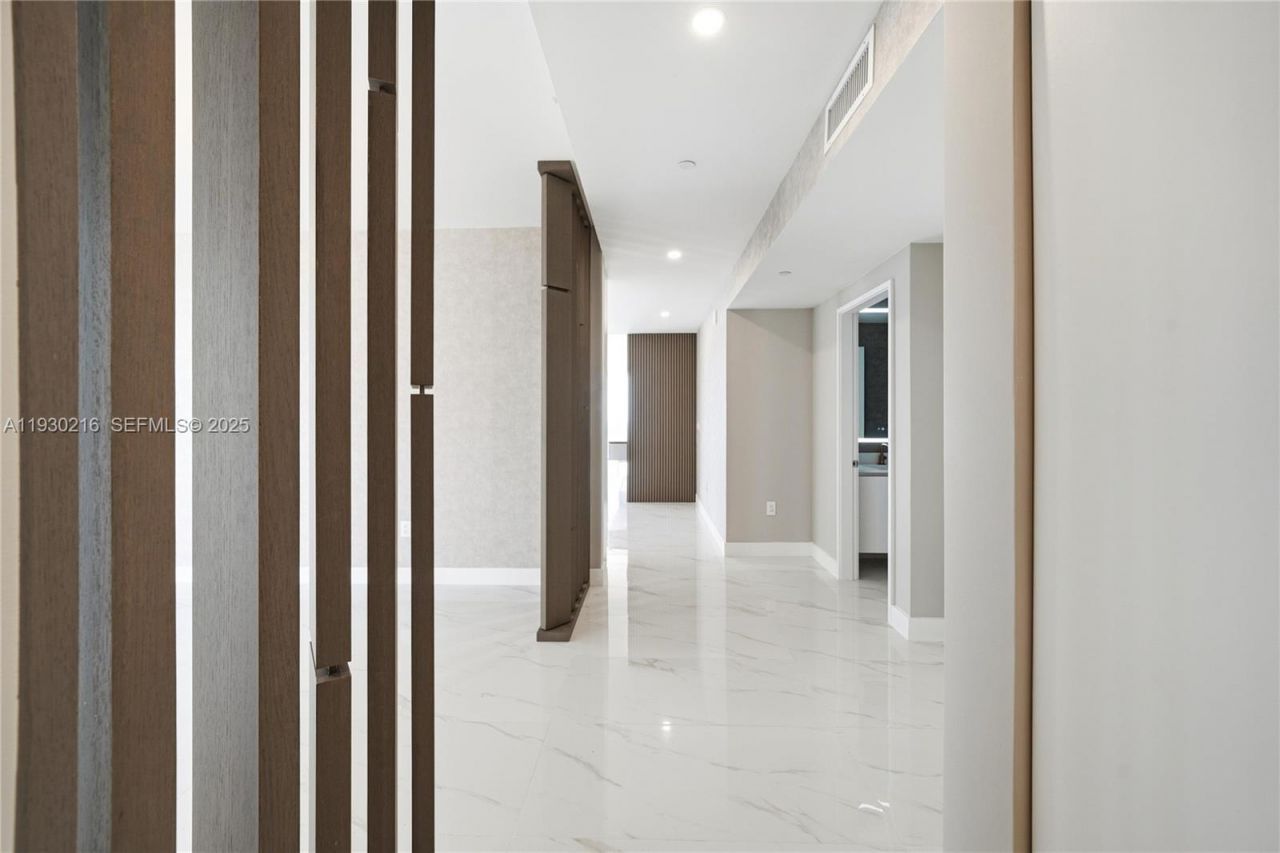 700 NE 24th St, Unit 4801, Miami, FL 33137 Photo