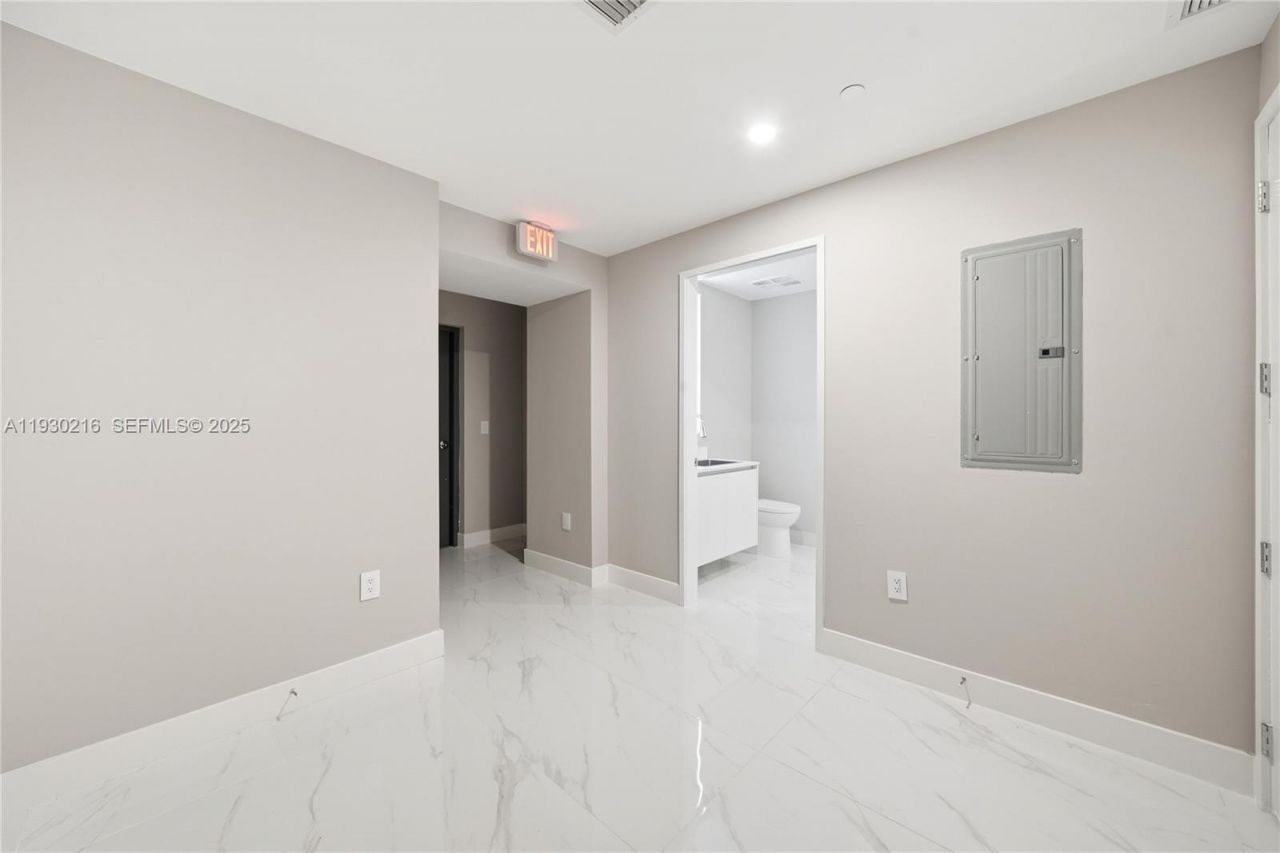 700 NE 24th St, Unit 4801, Miami, FL 33137 Photo