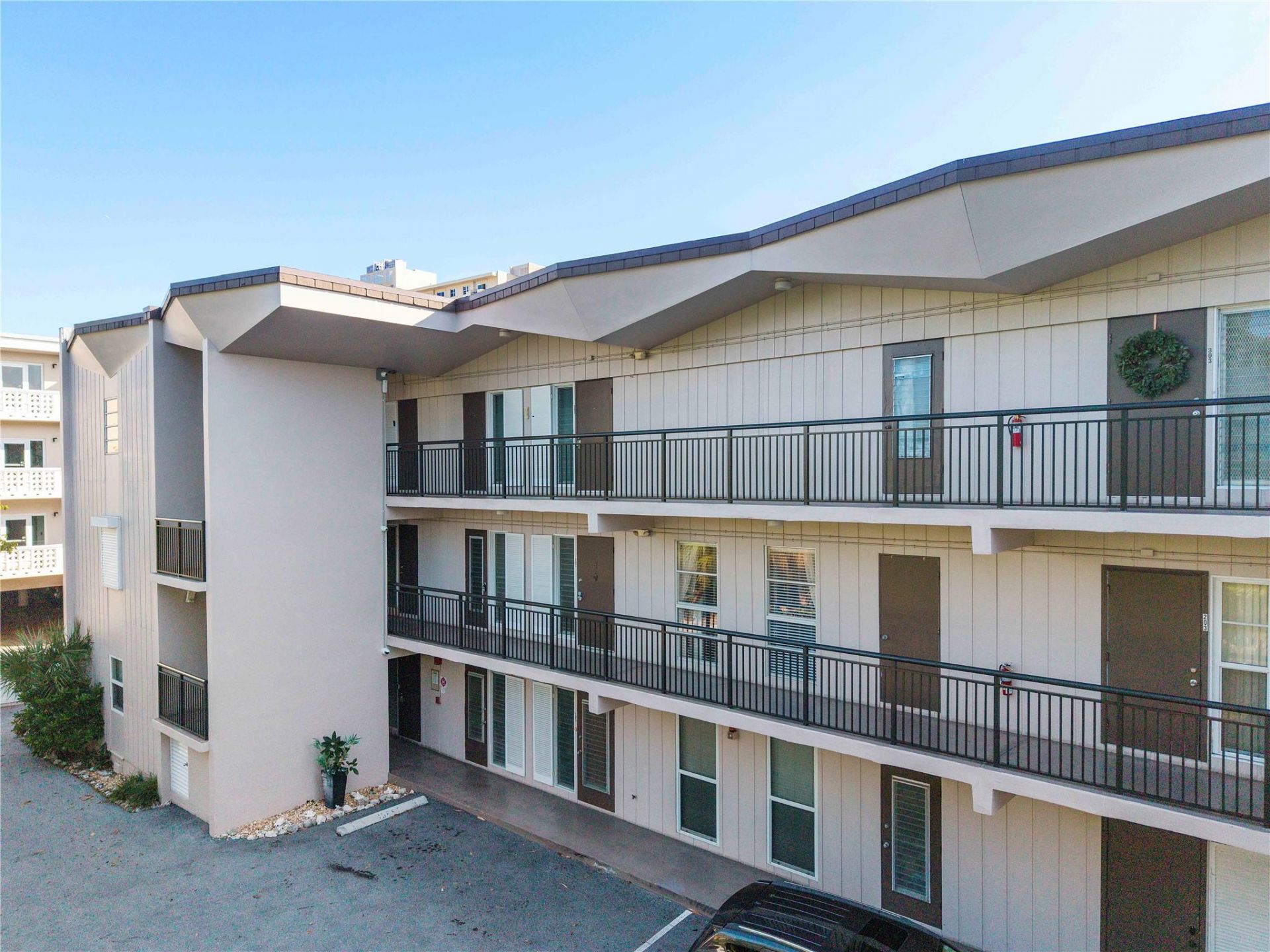 1967 S Ocean Boulevard, Unit 201, Lauderdale by the Sea, FL 33062 Photo