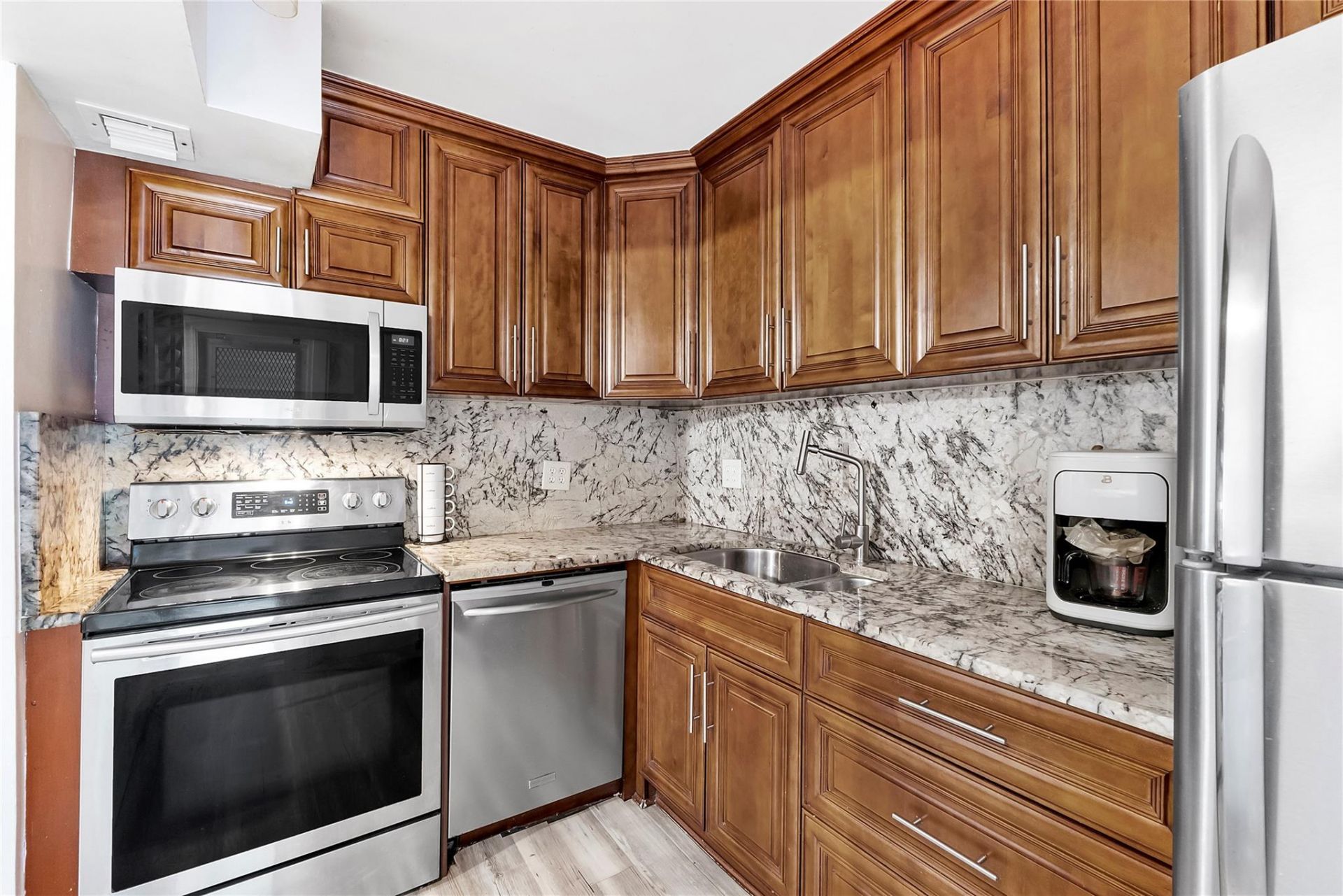 1967 S Ocean Boulevard, Unit 201, Lauderdale by the Sea, FL 33062 Photo