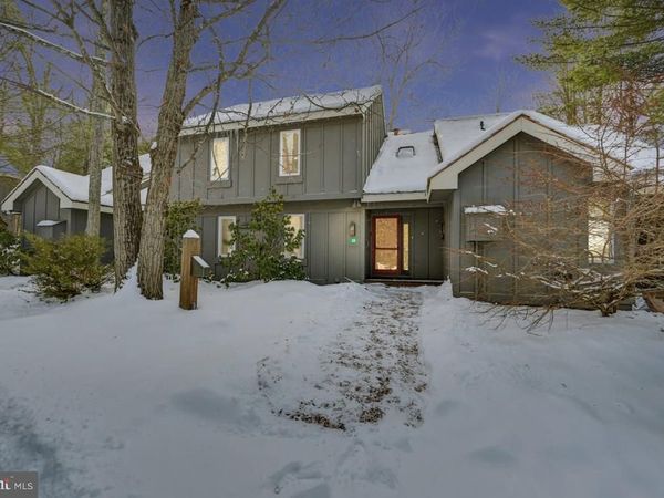 38 ALPINE, LAKE HARMONY, PA 18624