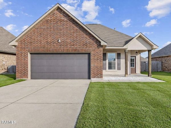 203 Saint Gaspar Street, Youngsville, LA 70592