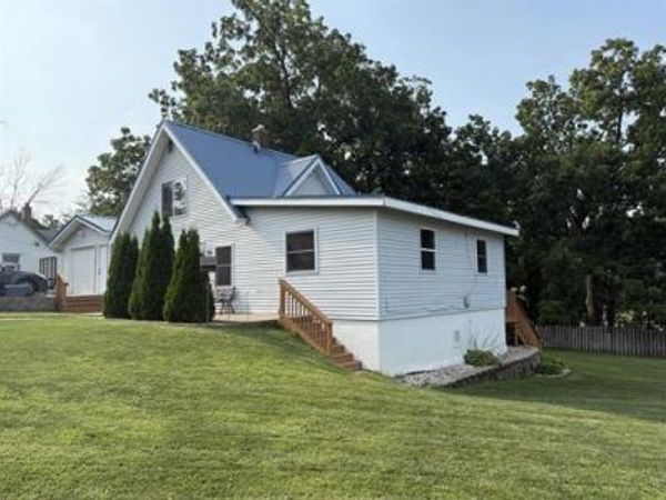 300 Main Street, Montfort, WI 53569