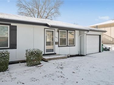 103 W Edgewood Drive, Edgerton, KS 66201