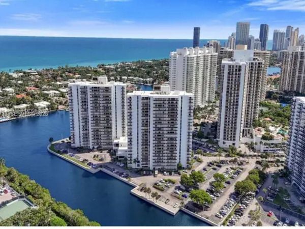 20515 E Country Club Dr, Unit 1044, Aventura, FL 33180