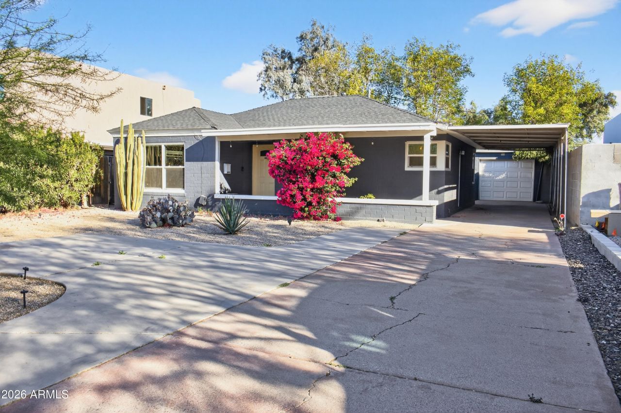 2210 E Cambridge Avenue, Phoenix, AZ 85006 Main Photo