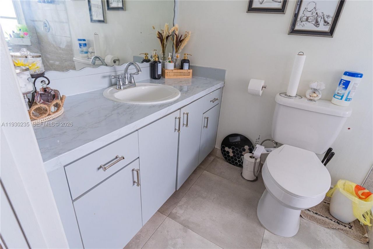 6900 NW 173rd Dr, Unit 1108, Hialeah, FL 33015 Photo