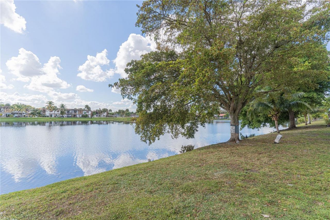 6900 NW 173rd Dr, Unit 1108, Hialeah, FL 33015 Photo