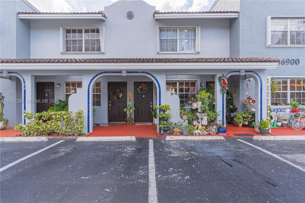 6900 NW 173rd Dr, Unit 1108, Hialeah, FL 33015 Photo