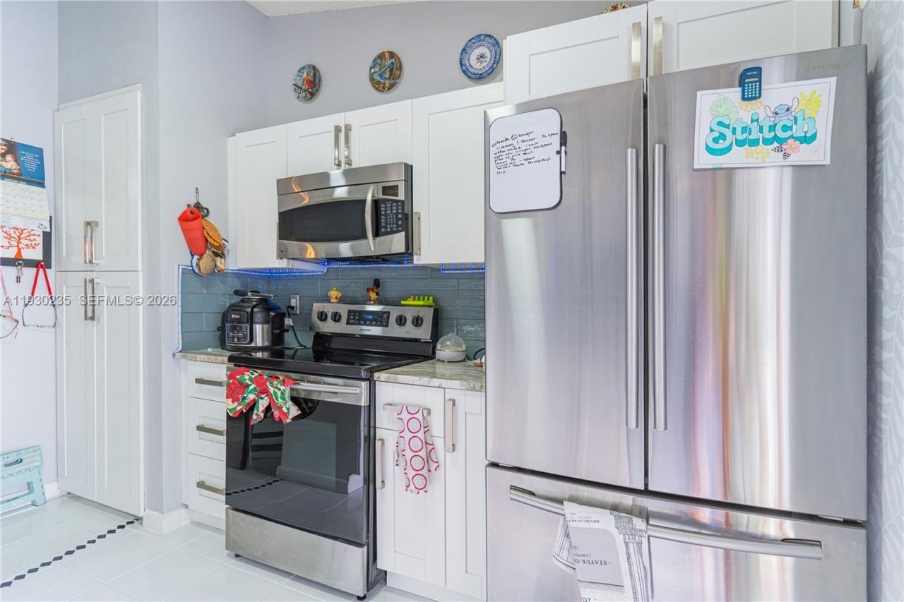 6900 NW 173rd Dr, Unit 1108, Hialeah, FL 33015 Photo