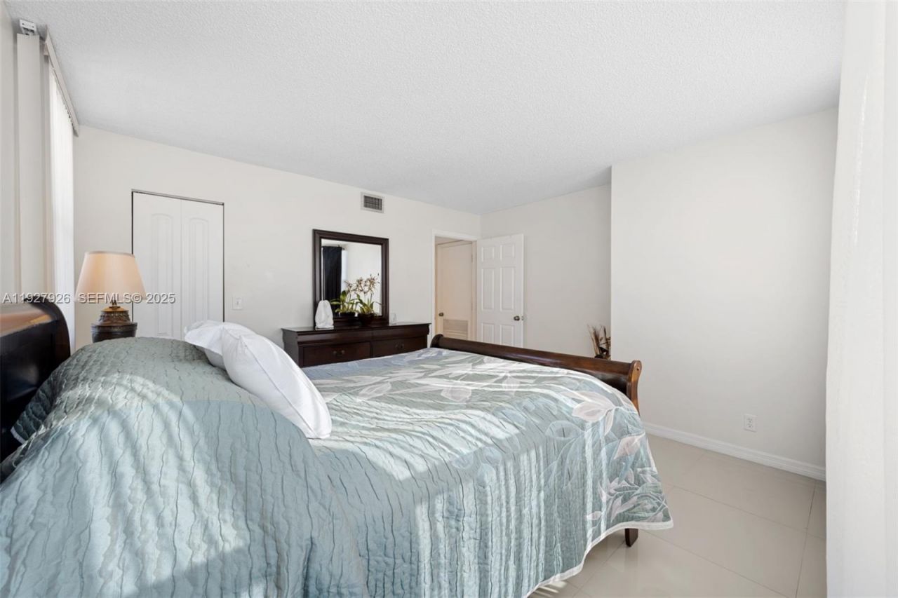 2401 S Ocean Dr, Unit 1007, Hollywood, FL 33019 Photo
