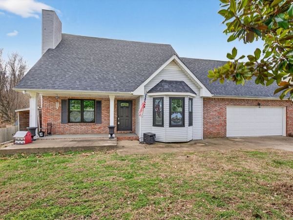 3350 Clearwater Dr, Clarksville, TN 37042