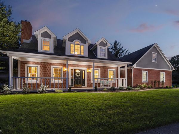 2119 Scarlet Oak Drive, Avon, IN 46123