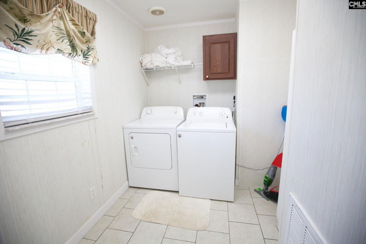 318 W Pond Court Photo 41