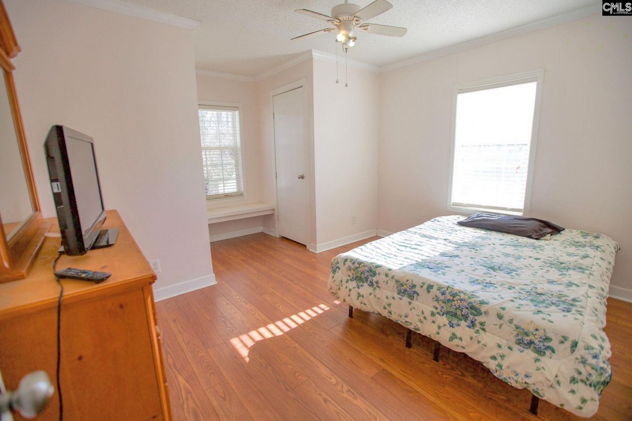 318 W Pond Court Photo 65