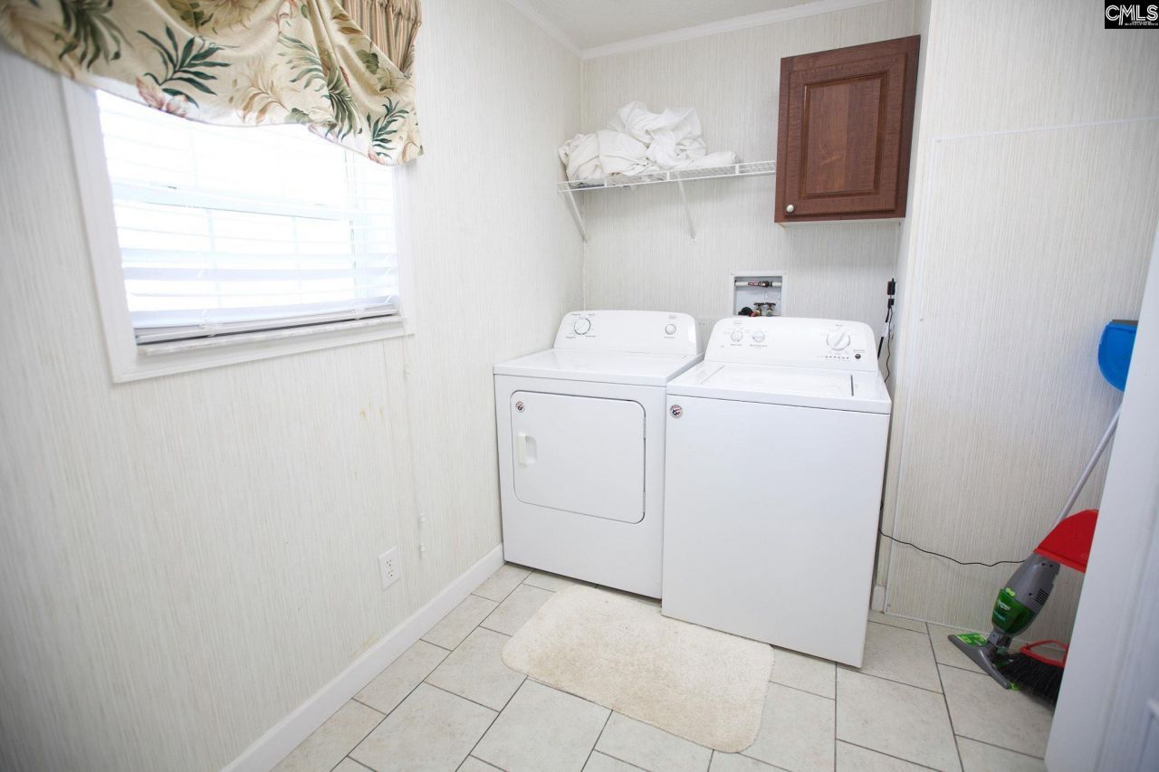 318 W Pond Court Photo 71