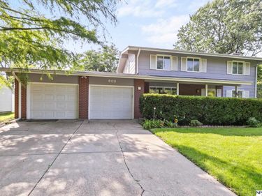 905 Sycamore Drive, Lincoln, NE 68510