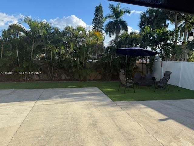 9530 Ashley Dr, Miramar, FL 33025 Photo