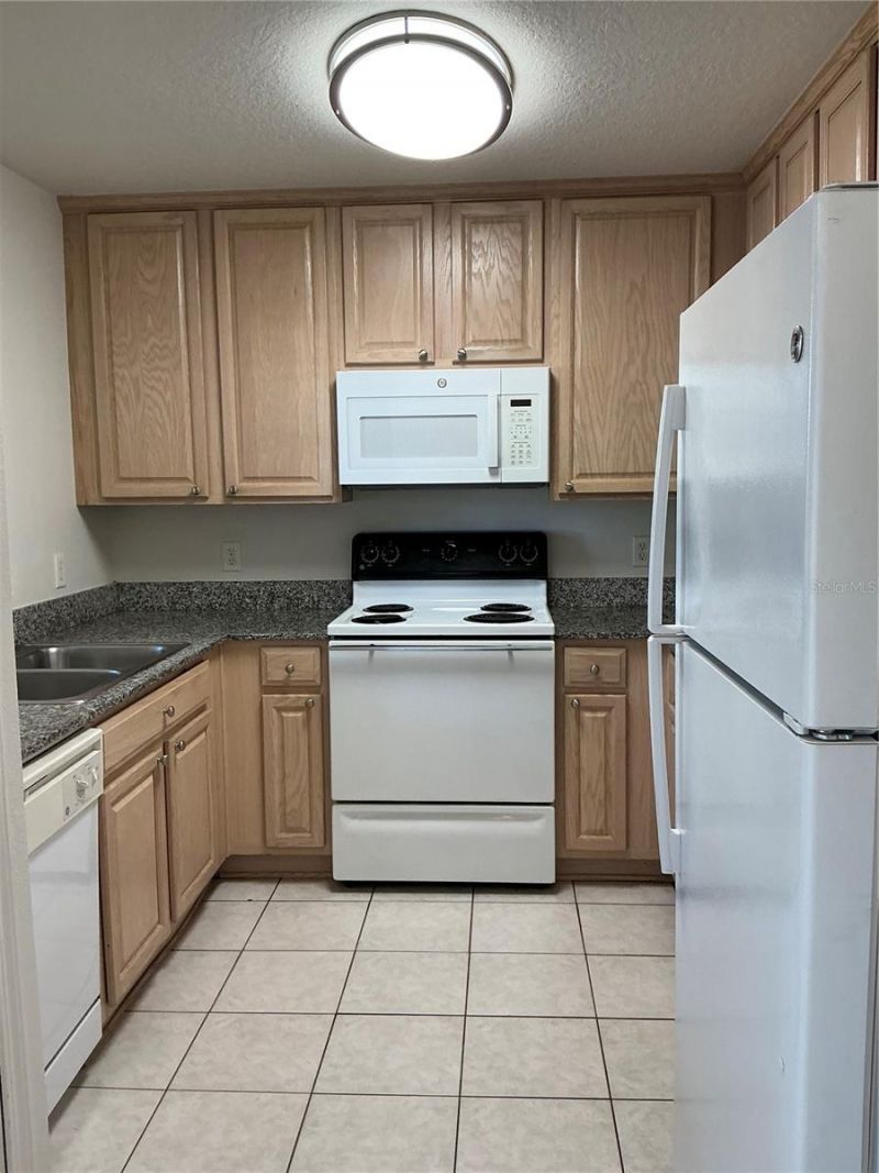 216 Coquina Bay Dr Drive, Saint Petersburg, FL 33705 Photo