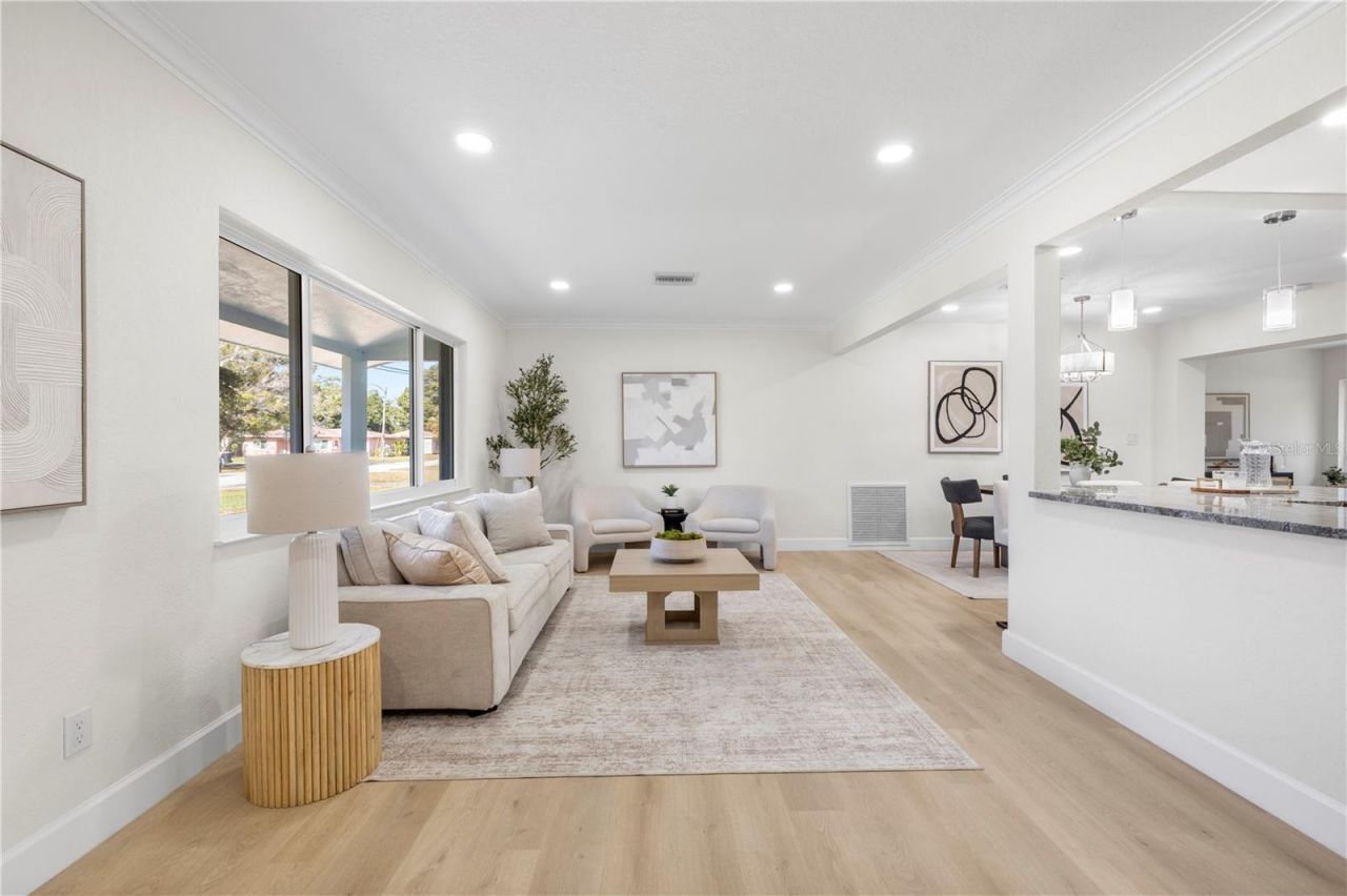 6850 7th Street S, Saint Petersburg, FL 33705 Photo