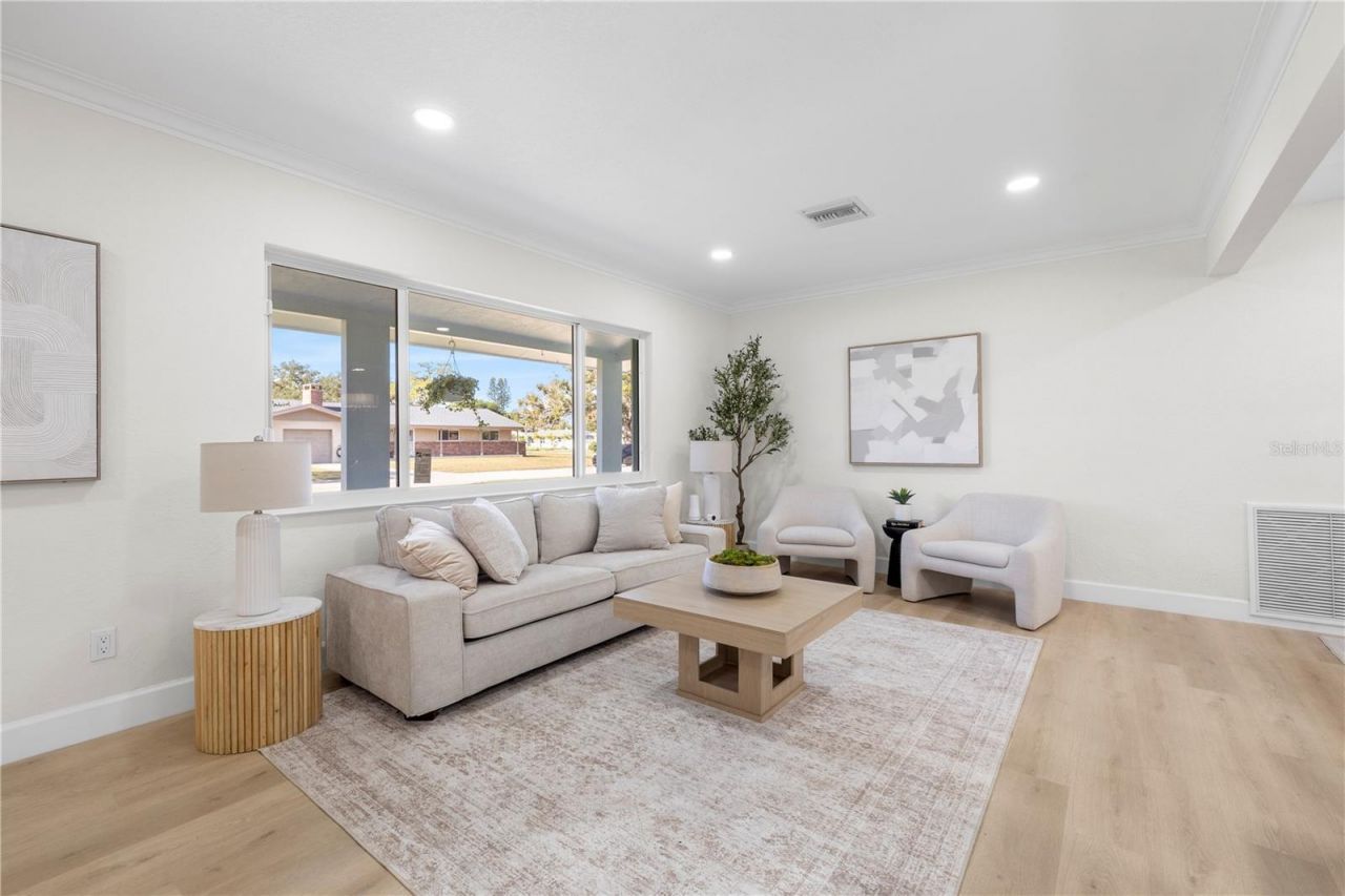 6850 7th Street S, Saint Petersburg, FL 33705 Photo