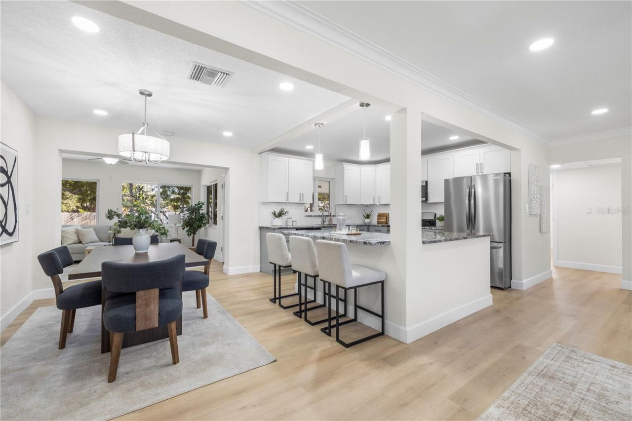 6850 7th Street S, Saint Petersburg, FL 33705 Photo