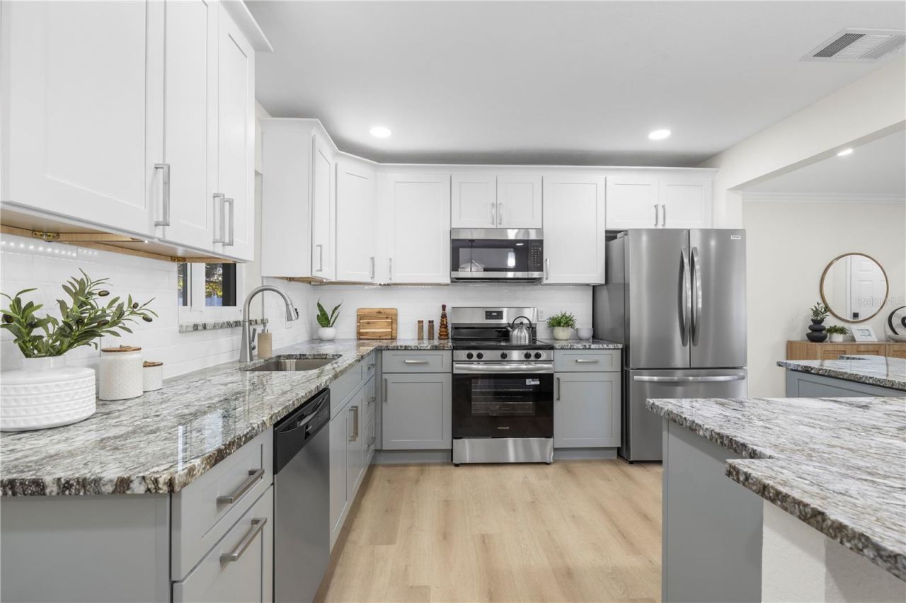 6850 7th Street S, Saint Petersburg, FL 33705 Photo