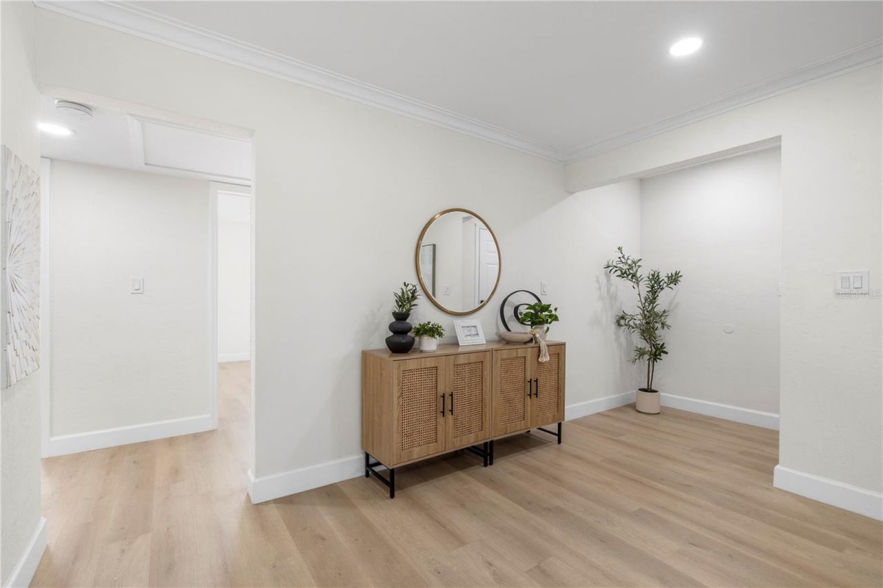 6850 7th Street S, Saint Petersburg, FL 33705 Photo