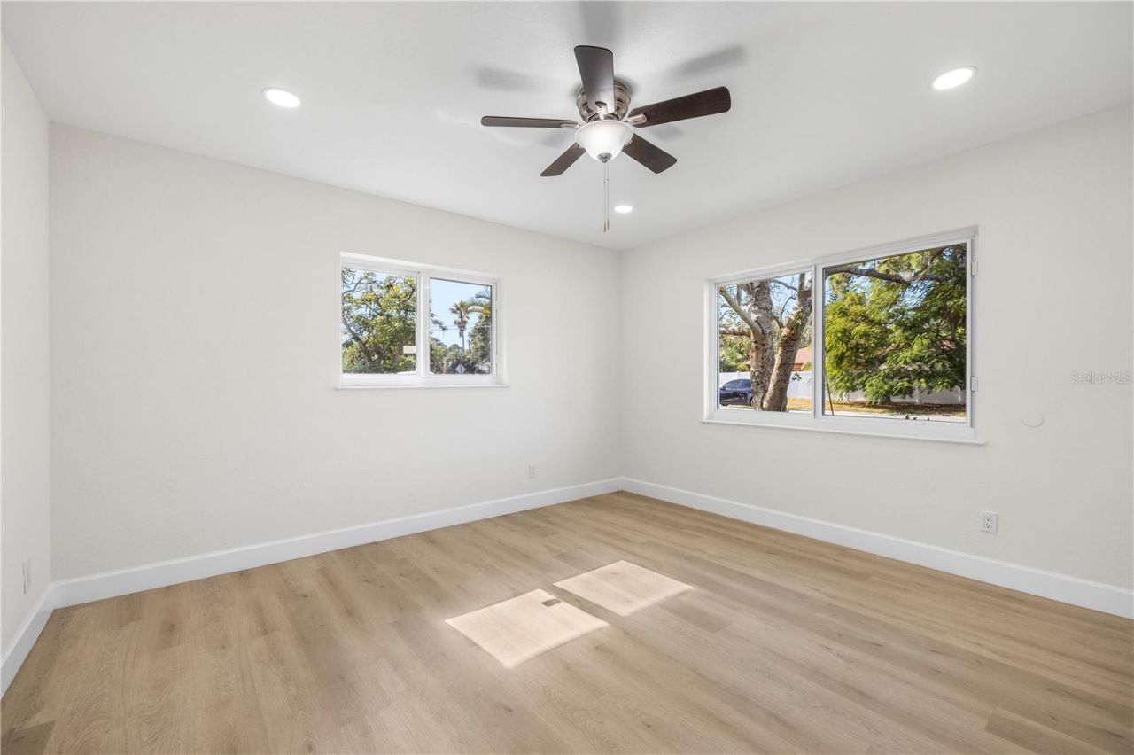 6850 7th Street S, Saint Petersburg, FL 33705 Photo