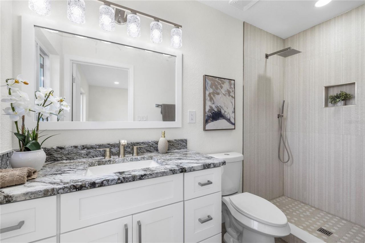 6850 7th Street S, Saint Petersburg, FL 33705 Photo