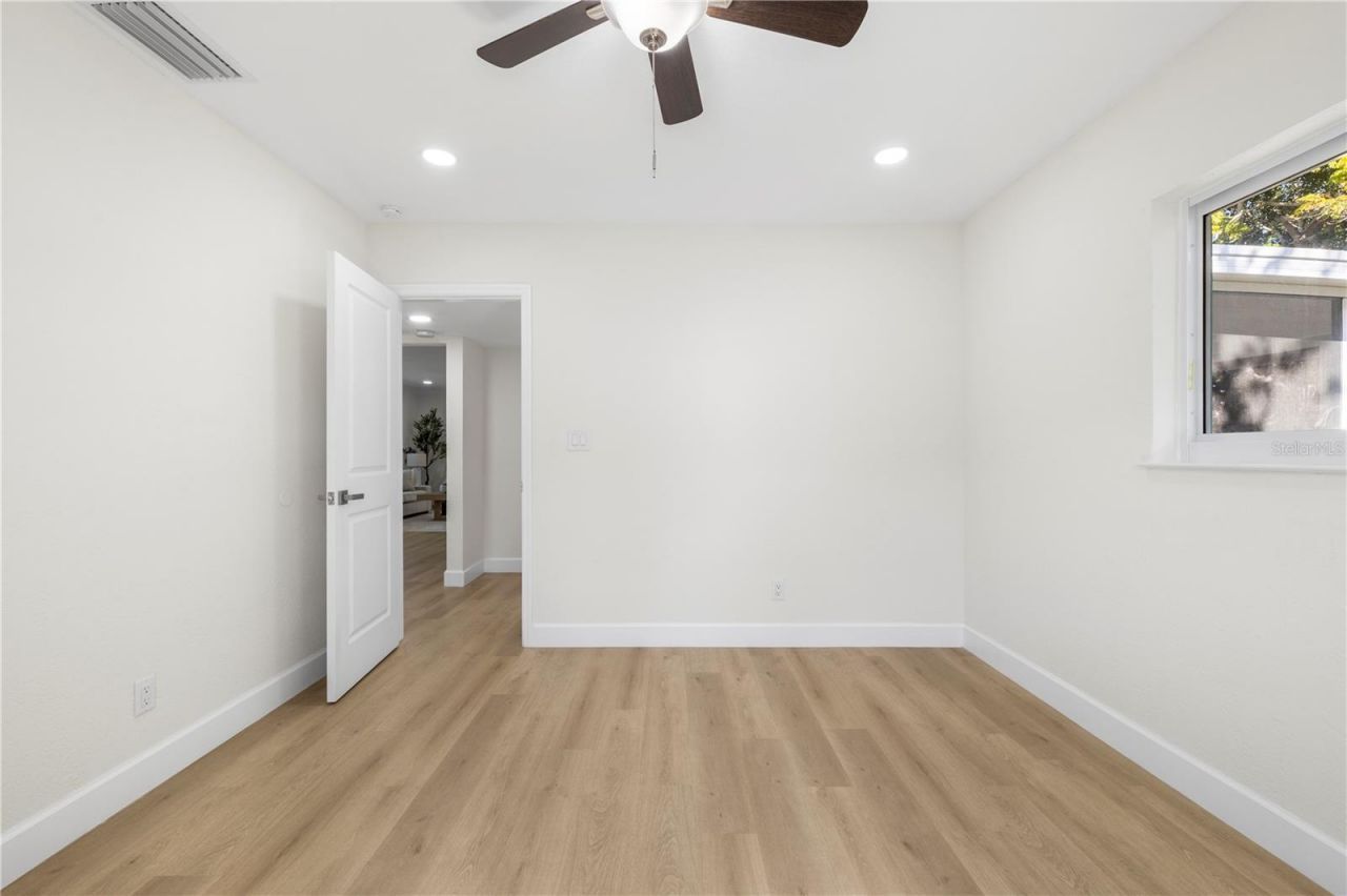 6850 7th Street S, Saint Petersburg, FL 33705 Photo