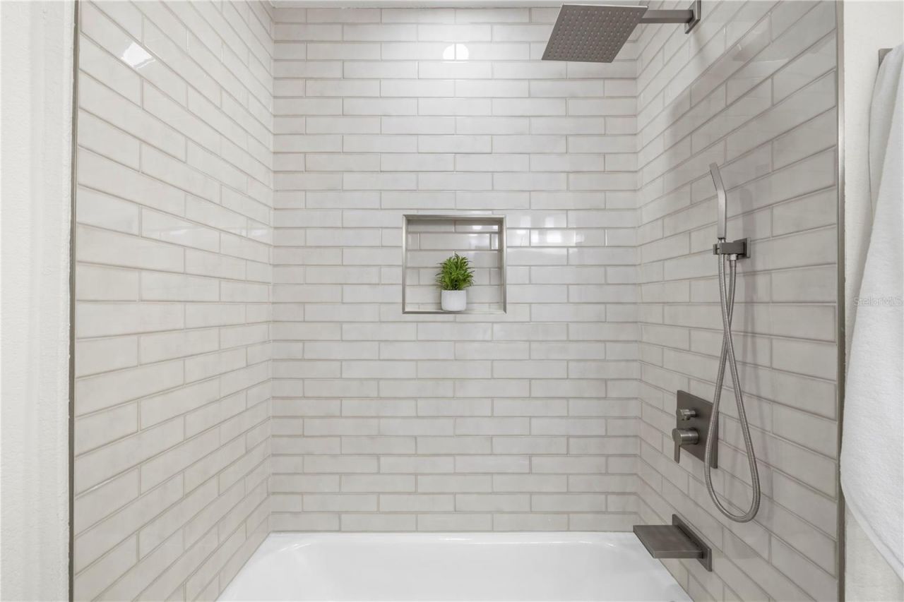 6850 7th Street S, Saint Petersburg, FL 33705 Photo