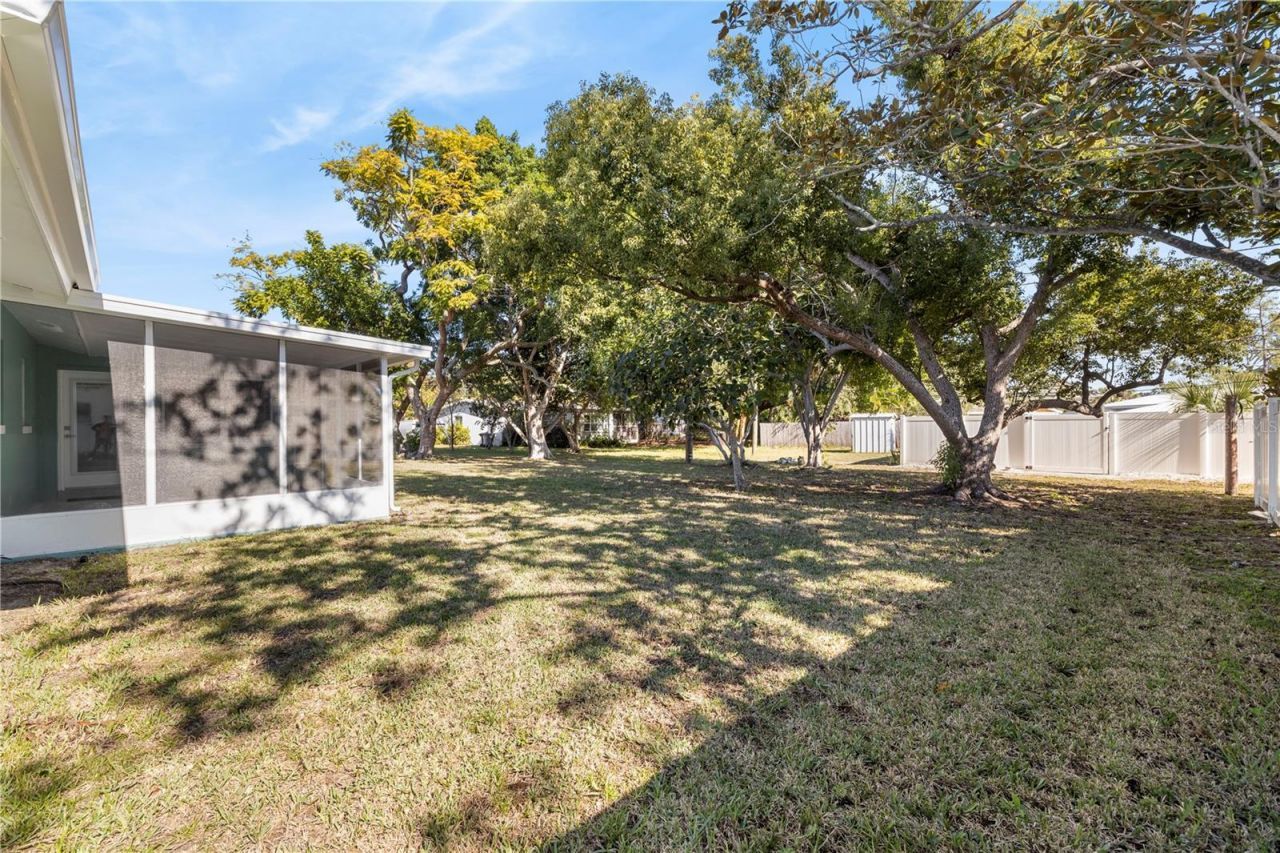 6850 7th Street S, Saint Petersburg, FL 33705 Photo