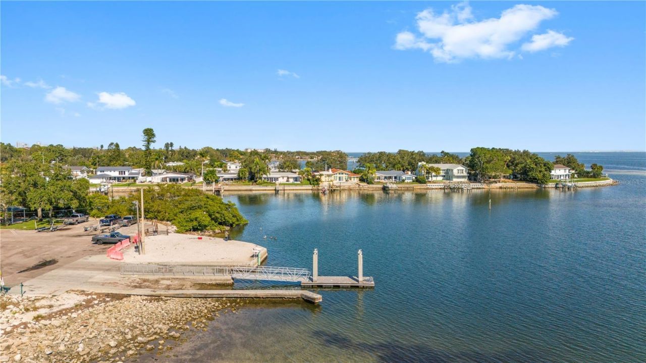 6850 7th Street S, Saint Petersburg, FL 33705 Photo