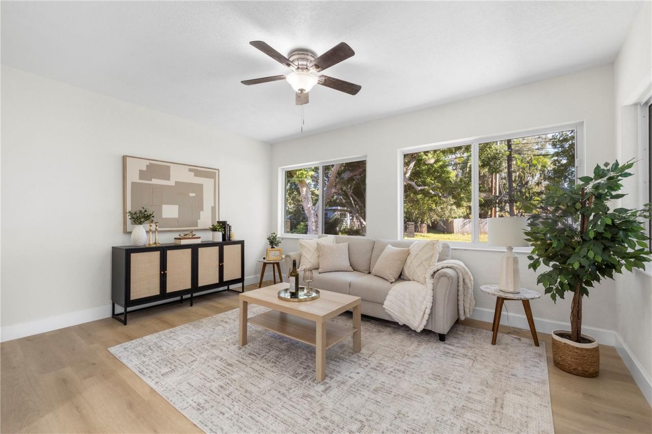 6850 7th Street S, Saint Petersburg, FL 33705 Photo