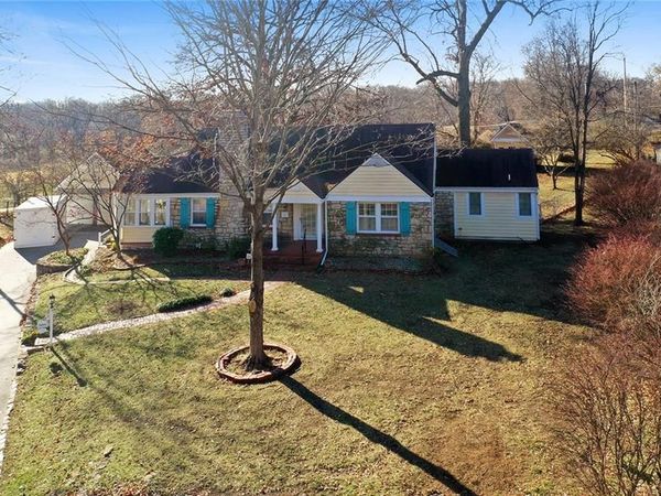 1954 S Lake Terrace, Independence, MO 64055