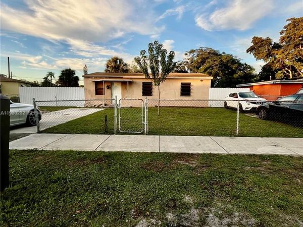 1643 NW 12th Ct, Fort Lauderdale, FL 33311