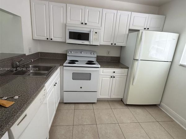 19729 SW 114th Ave, Unit 251, Miami, FL 33157