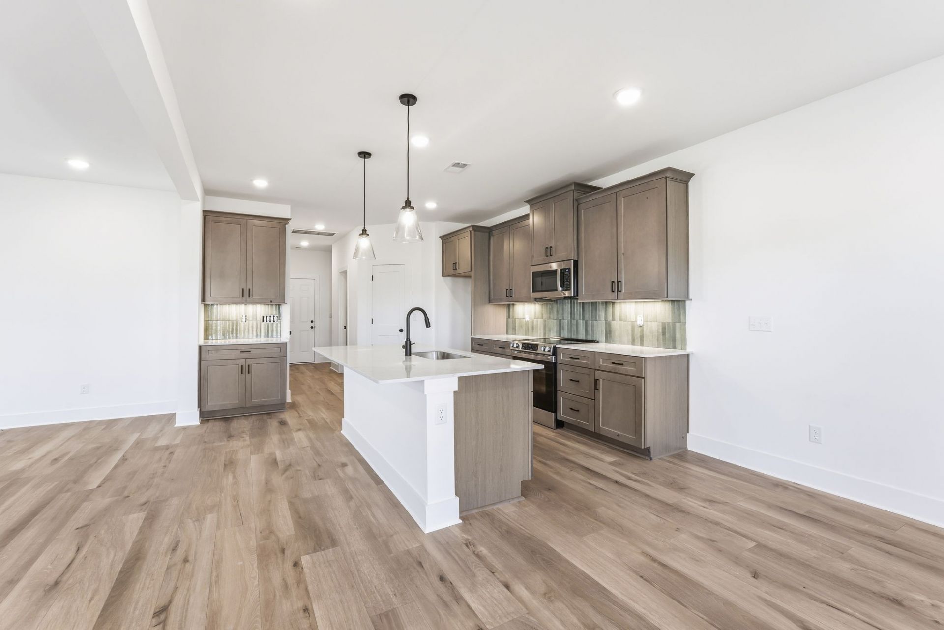 934 Watercourse Court, Nashville, TN 37214 Main Photo