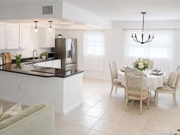 2600 S Kanner Highway, Unit V12, Stuart, FL 34994