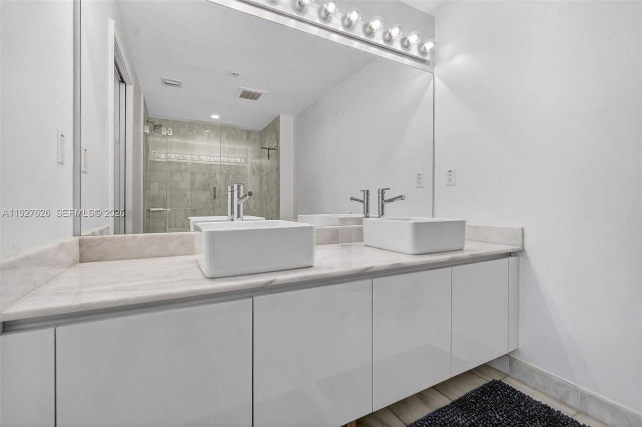 601 NE 36th St, Unit 2707, Miami, FL 33137 Photo