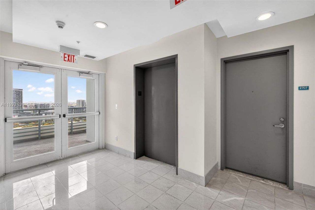 601 NE 36th St, Unit 2707, Miami, FL 33137 Photo