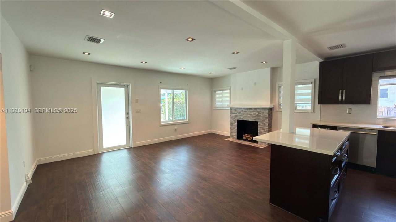 1757 SW 24th Ter, Miami, FL 33145 Photo